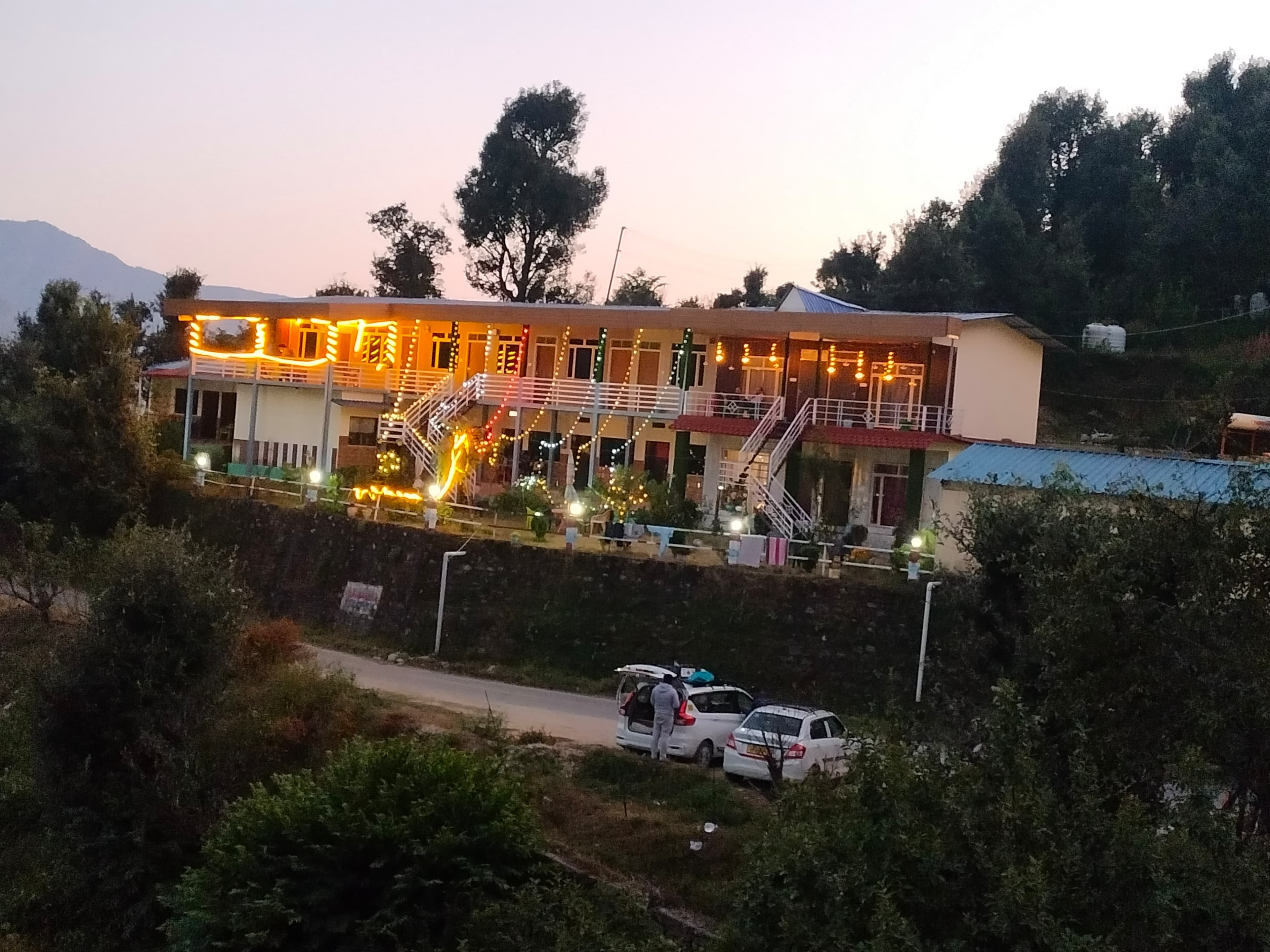 Chaukhamba View Resort - Main view